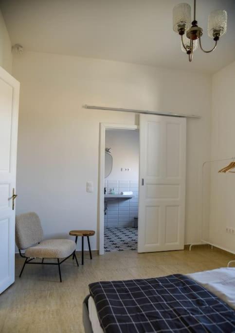 Parokia Apartman Es Coworking A Balaton Mellett Kaptalantoti Bagian luar foto
