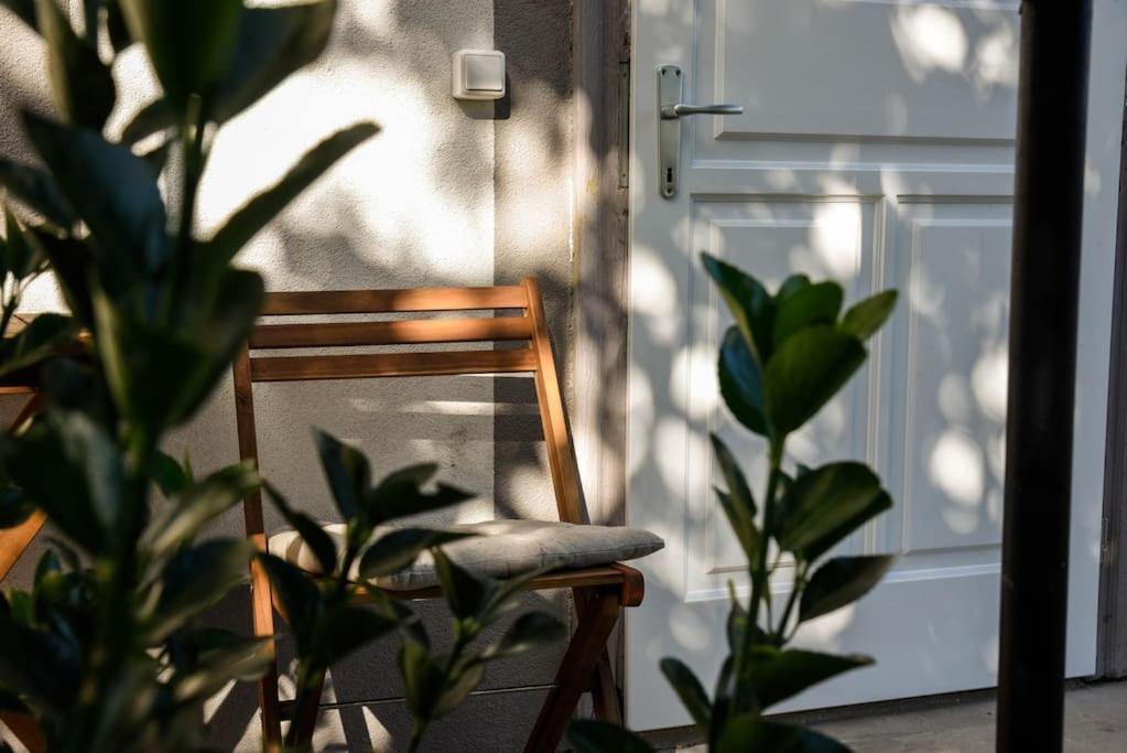 Parokia Apartman Es Coworking A Balaton Mellett Kaptalantoti Bagian luar foto