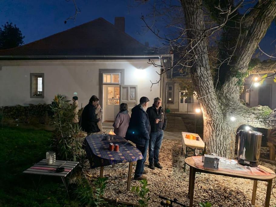 Parokia Apartman Es Coworking A Balaton Mellett Kaptalantoti Bagian luar foto